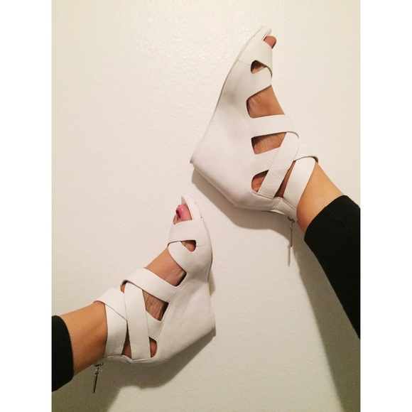 Dolce Vita•Wedges