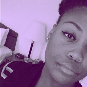 Meet your Posher, Michaela