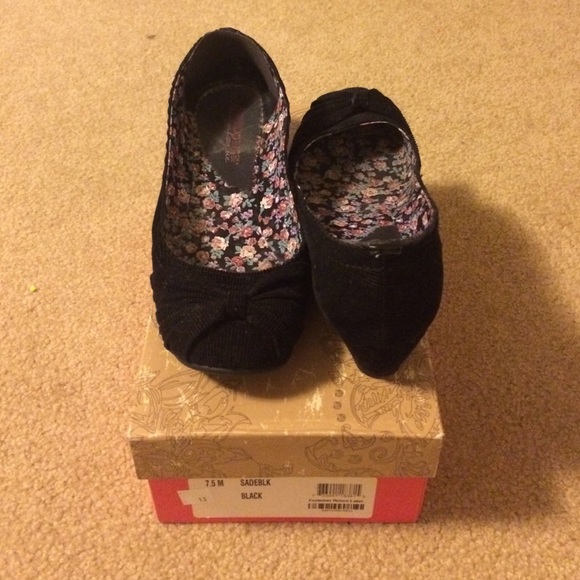 Black Corduroy Flats