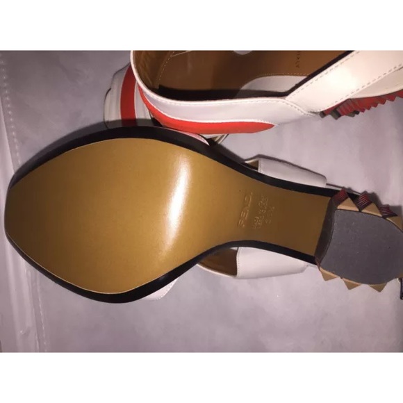 Authentic fendi sandals - Picture 2 of 4