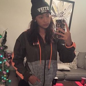 Meet your Posher, Kira