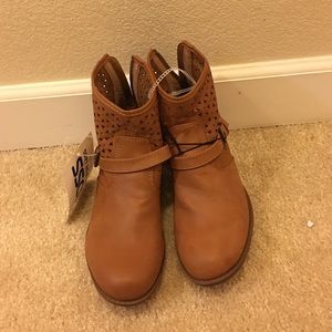 Flower detail brown ankle booties with buckle