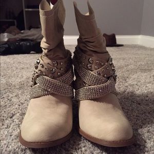 Sparkly Cream Boots NWOT