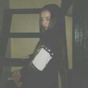 Meet your Posher, Hailey