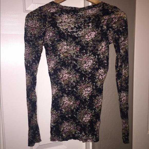 🚫 SOLD 🚫 Beautiful BKE floral lace burnout - Picture 3 of 4