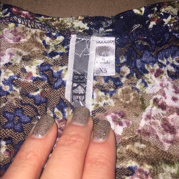 🚫 SOLD 🚫 Beautiful BKE floral lace burnout - Picture 4 of 4