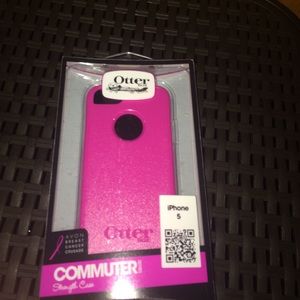 Pink iPhone 5s commuter otter box