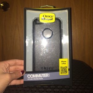 Black iPhone 6 Plus commuter otter box