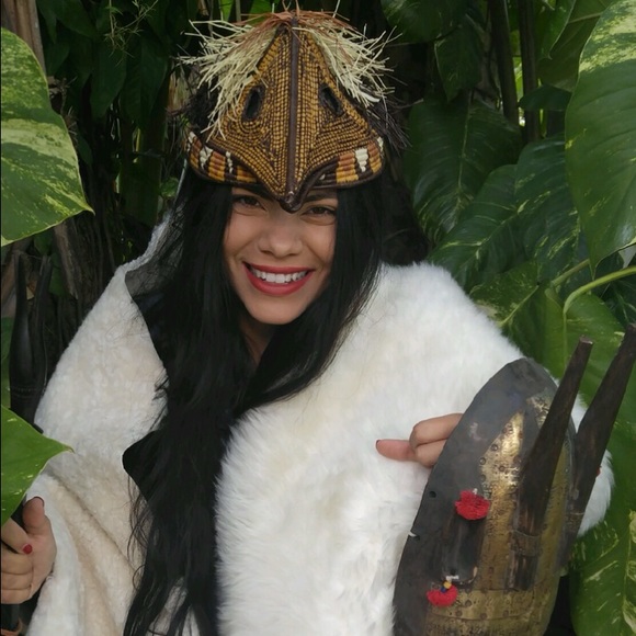 Meet your Posher, Carely - Picture 2 of 2