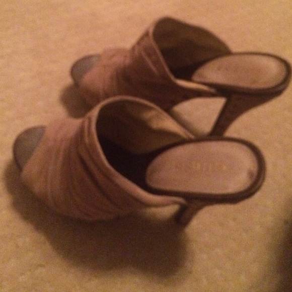 High heeled suede wedge clogs