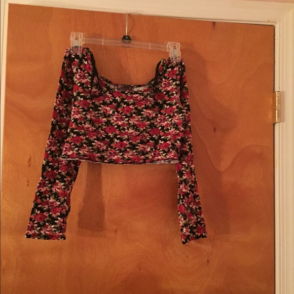 Long sleeve Floral Crop top
