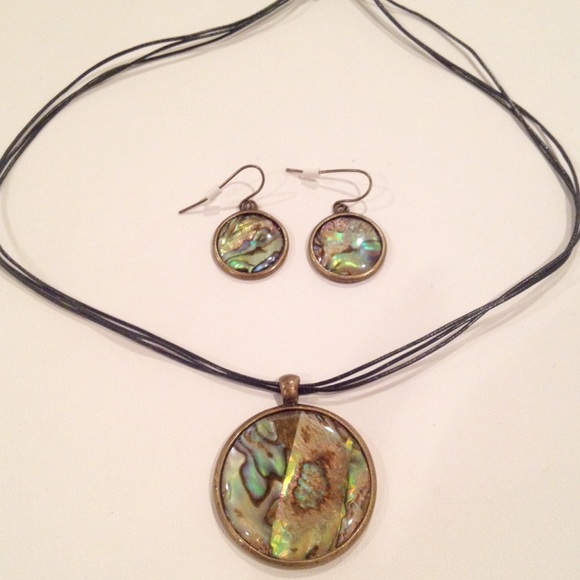 Stunning jewelry set!