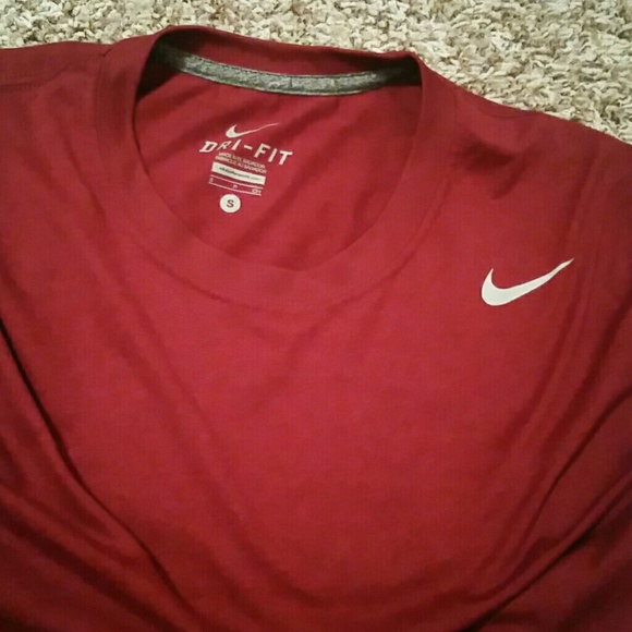 Men's nike small tee