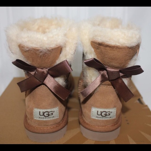 Uggs - Picture 2 of 2