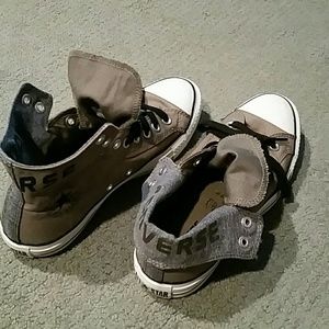 Women's Converse size 9