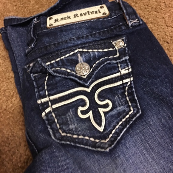 Women's Rock Revival, size 27 fits like 26!!