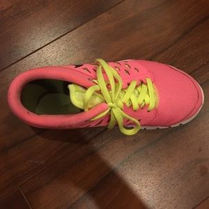 pink nikes!