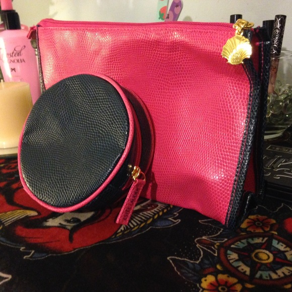 Estēe Lauder Makeup Bag Set