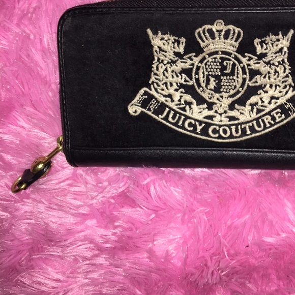 TAKING OFFERS! Juicy Couture Continental Wallet
