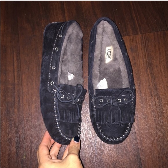 Ugg authentic Mandie black moccasins Sz 8 new - Picture 2 of 4