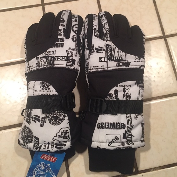 Women's medium snowboard gloves. Thermo liner -30c