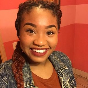 Meet your Posher, Naomi