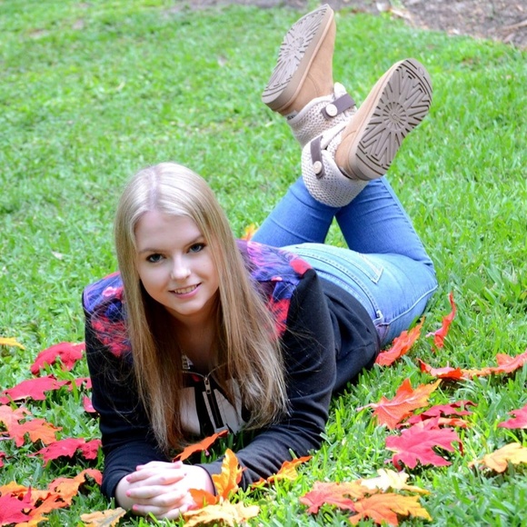 Meet your Posher, Melody - Picture 2 of 2