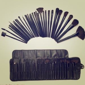 32 piece plus makeup brush set