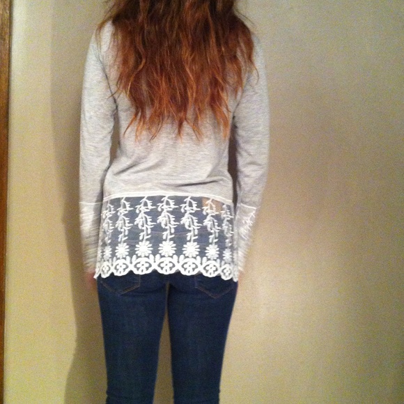 🥀DONATING 9/20 Cotton With Embroidery Top - Picture 3 of 4