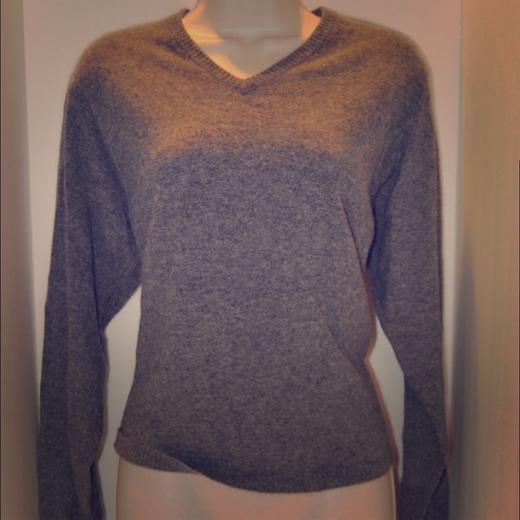 <<Vintage Bloomingdales™ 100% Cashmere sweater>>