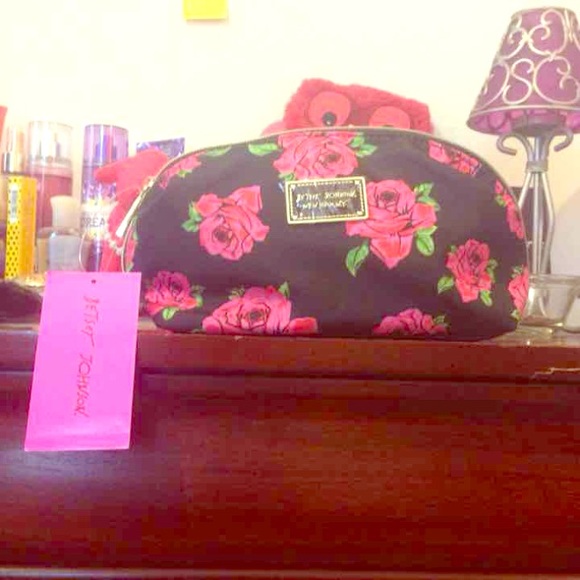 NWT Betsey Johnson cosmetic bag ❣