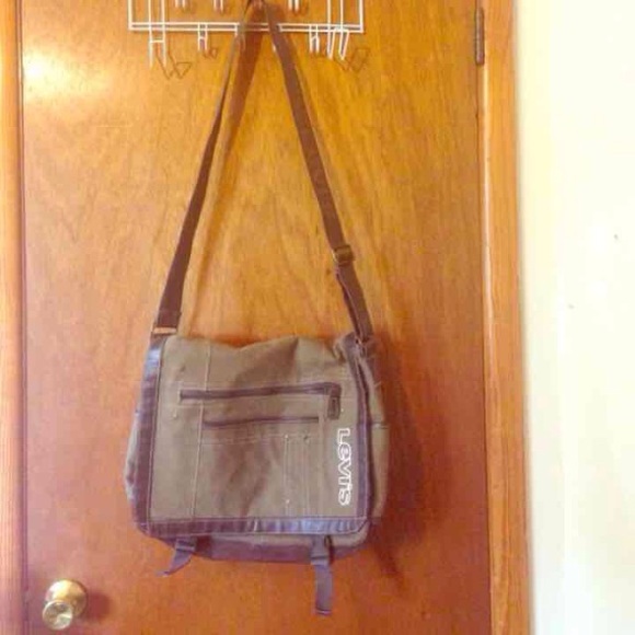 Levi's bag 💚