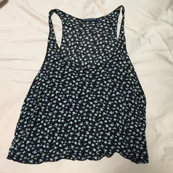 Brandy Melville crop top