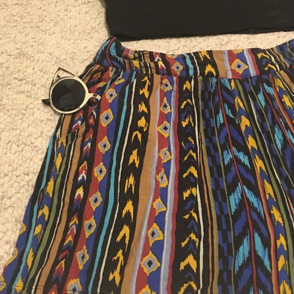 Aztec pattern shorts - Picture 2 of 3
