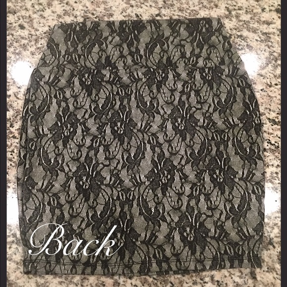 Floral Print Skirt - Picture 2 of 3