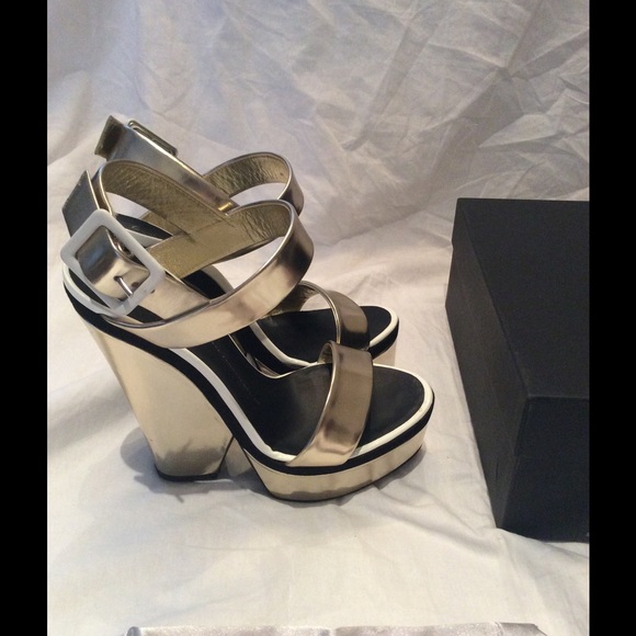 Giuseppe Zanotti Shoes - Giuseppe Zanotti Platino Size 9