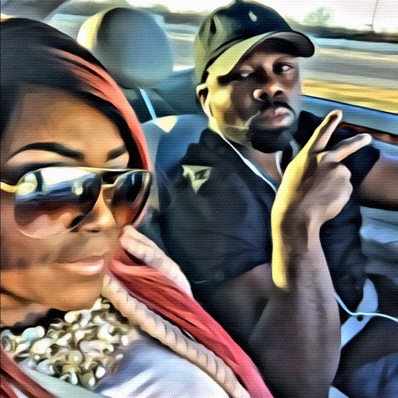 Meet your Posher, Christina - Picture 3 of 8