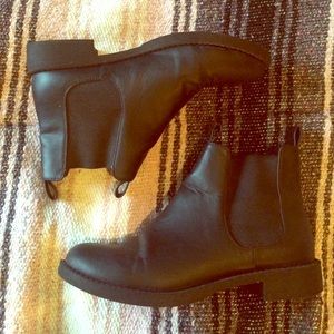 H&M Chelsea boots