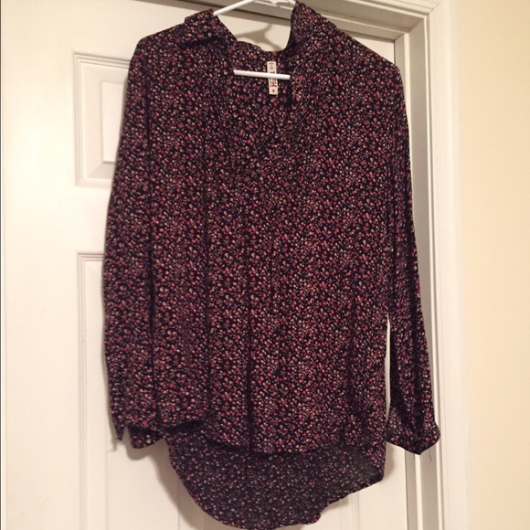 Floral Sharkbite top