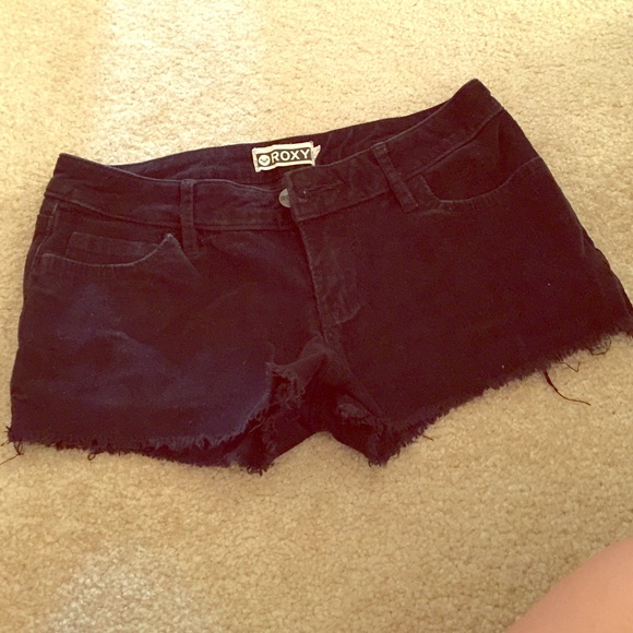 Black corduroy Roxy shorts - size 1