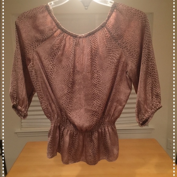 Cute Blouse - Picture 2 of 3