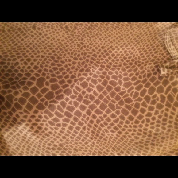 Cute Blouse - Picture 3 of 3