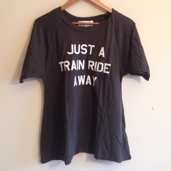 NWT Wildfox Just a Train Ride Away Tee - Picture 3 of 4
