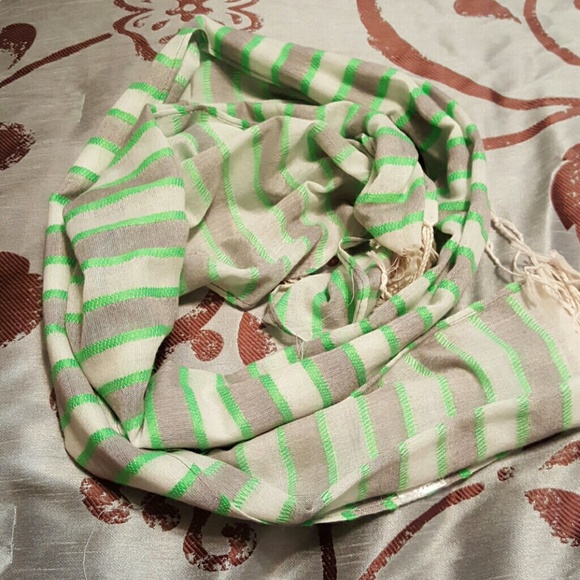 Fashion green/grey/white scarf