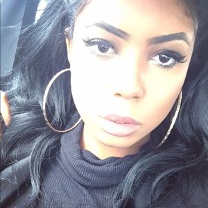 Meet your Posher, Briana