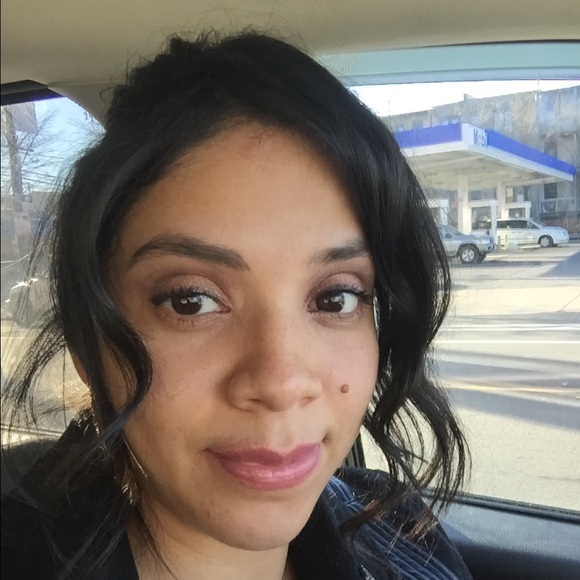 Meet your Posher, Leticia