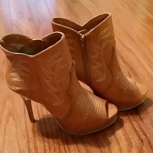 Miranda Lambert Heels NEW size 8
