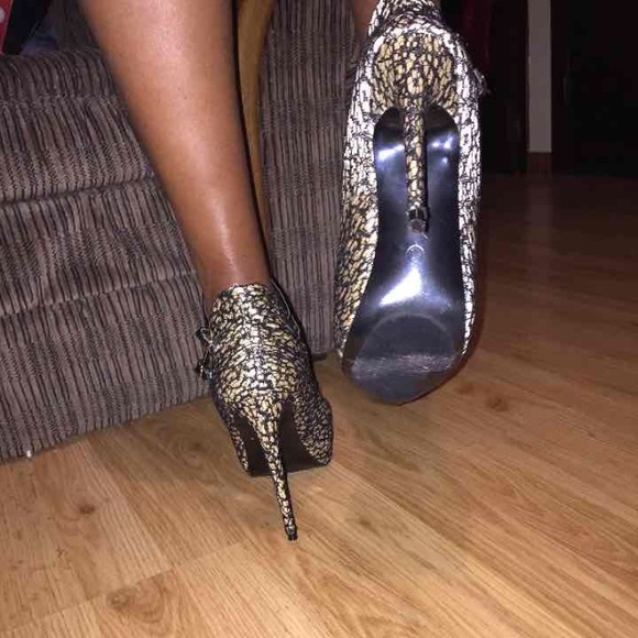 SOLD - Picture 4 of 4