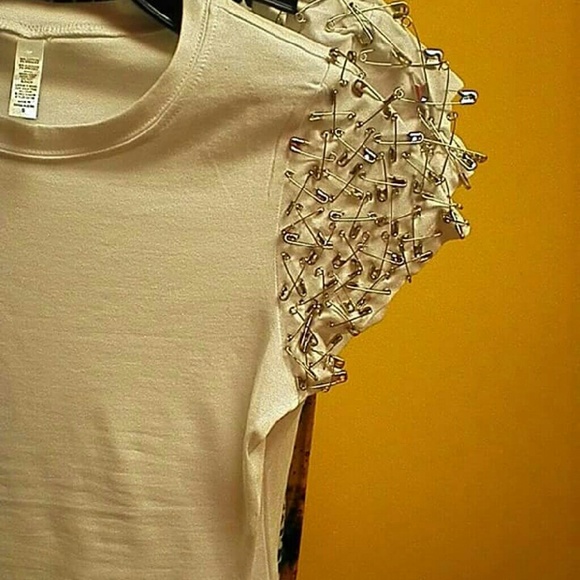 NO SAFETY  PIN SHIRT