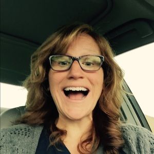 Meet your Posher, Rayna